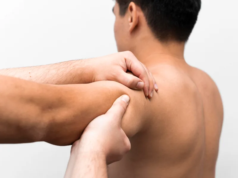 How Prairie Star Chiropractic treats rotator cuff injury in Hudsonville